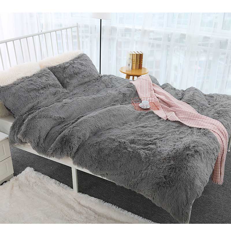 Plaid Doux en Fausse Fourrure Luxueuse Gris Foncé / Taille M - 130x160 cm