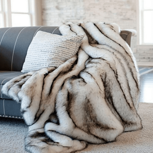 Plaid en Fausse Fourrure de Renard Blanc