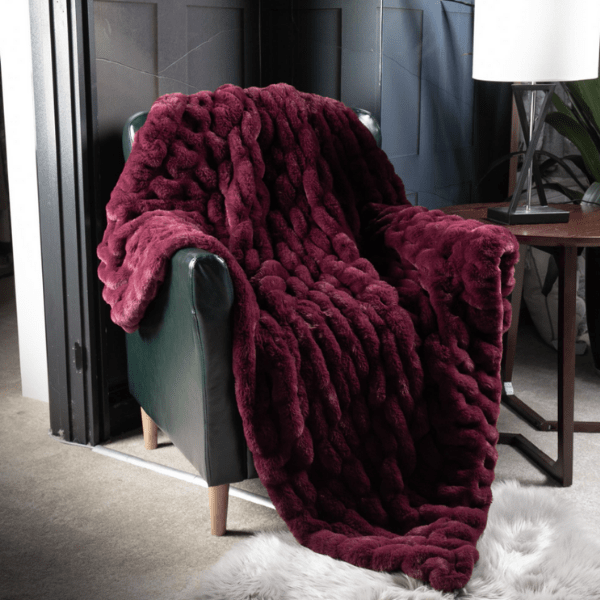 Plaid Luxe Fausse Fourrure Carmin