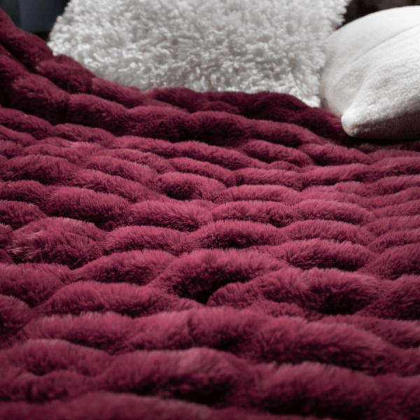 Plaid Luxe Fausse Fourrure Carmin