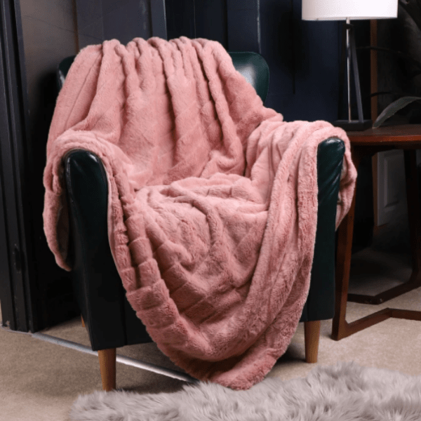 Plaid en Fausse Fourrure Rose Chaud ComfortLuxury Rose / 130x150 cm