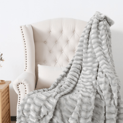 Plaid Doudouxie en Imitation Fourrure Grise  150x125 cm