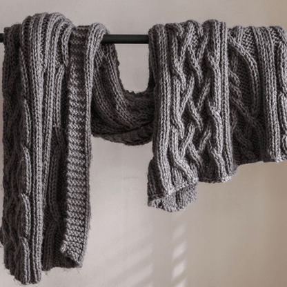 Plaid Crochet Luxe en Grosse Laine  Gris Foncé / 120x150 cm